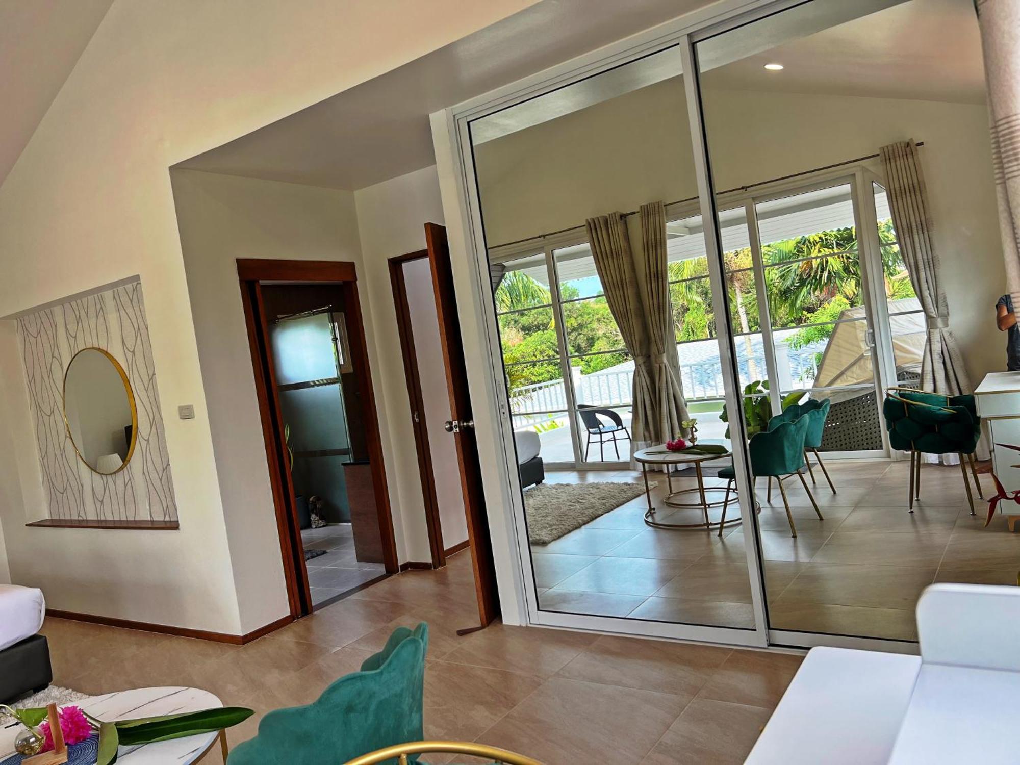 Luxurious Rawai วิลล่า